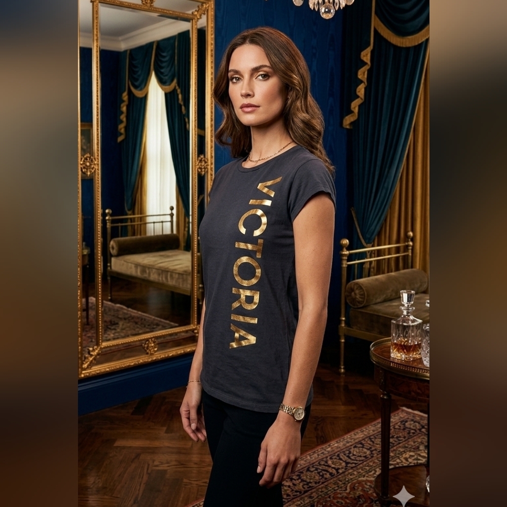 🎀Women's Black and Gold Graphic Tee